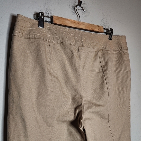 Talbots tan straight leg high rise pants. 28" inseam. - Picture 13 of 16